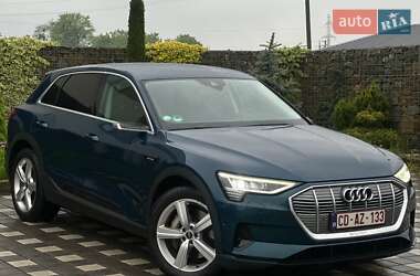 Позашляховик / Кросовер Audi e-tron 2021 в 