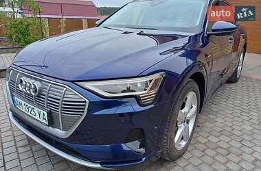Внедорожник / Кроссовер Audi e-tron 2021 в 