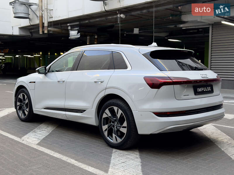 Внедорожник / Кроссовер Audi e-tron 2019 в Киеве