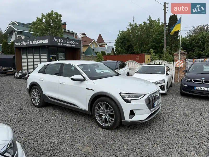 Внедорожник / Кроссовер Audi e-tron 2019 в 