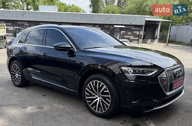 Позашляховик / Кросовер Audi e-tron 2020 в 