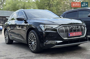 Позашляховик / Кросовер Audi e-tron 2020 в 