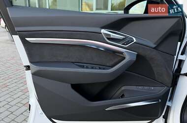 Внедорожник / Кроссовер Audi e-tron 2020 в 