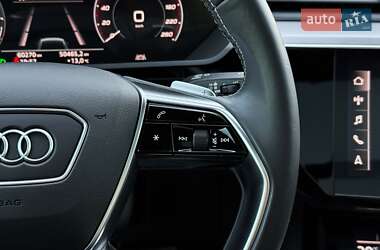 Внедорожник / Кроссовер Audi e-tron 2020 в 