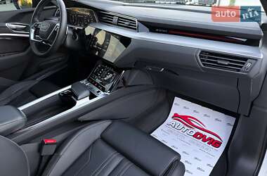 Внедорожник / Кроссовер Audi e-tron 2020 в 