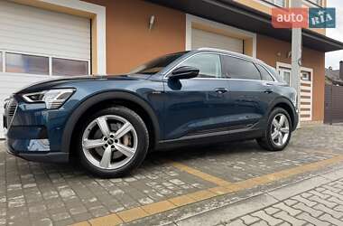 Внедорожник / Кроссовер Audi e-tron 2020 в 