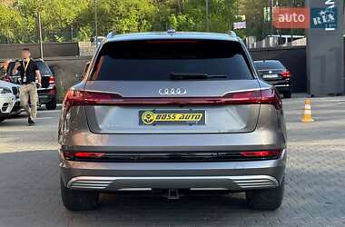 Позашляховик / Кросовер Audi e-tron 2019 в 