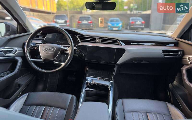 Внедорожник / Кроссовер Audi e-tron 2019 в Черновцах