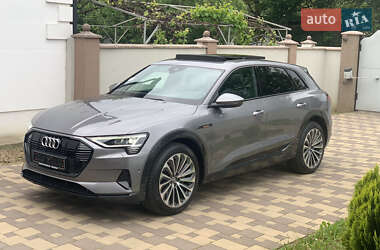 Позашляховик / Кросовер Audi e-tron 2020 в 