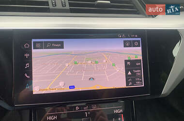 Позашляховик / Кросовер Audi e-tron 2020 в 