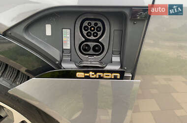 Позашляховик / Кросовер Audi e-tron 2020 в 