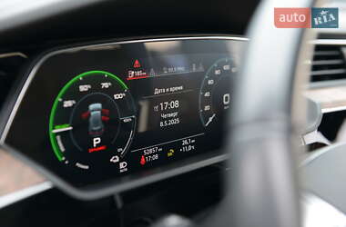 Позашляховик / Кросовер Audi e-tron 2019 в 