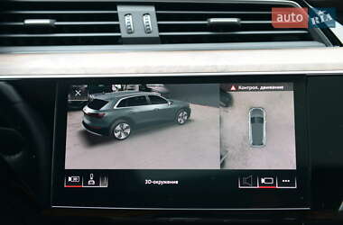 Позашляховик / Кросовер Audi e-tron 2019 в 