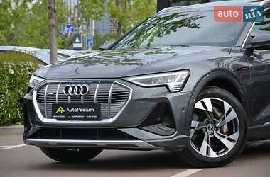 Позашляховик / Кросовер Audi e-tron 2021 в 