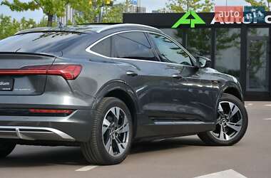Позашляховик / Кросовер Audi e-tron 2021 в 