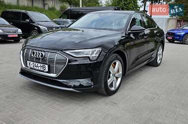 Позашляховик / Кросовер Audi e-tron 2021 в 