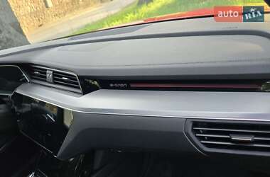 Внедорожник / Кроссовер Audi e-tron 2021 в 