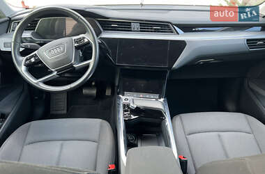 Внедорожник / Кроссовер Audi e-tron 2020 в 