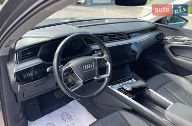 Внедорожник / Кроссовер Audi e-tron 2019 в 