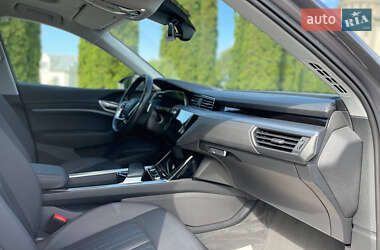 Внедорожник / Кроссовер Audi e-tron 2019 в 
