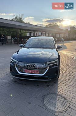 Внедорожник / Кроссовер Audi e-tron 2019 в 