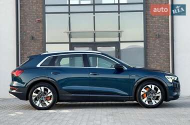 Внедорожник / Кроссовер Audi e-tron 2021 в 
