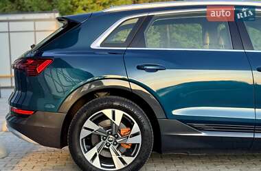 Внедорожник / Кроссовер Audi e-tron 2021 в 