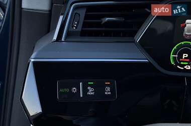 Внедорожник / Кроссовер Audi e-tron 2021 в 