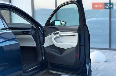 Внедорожник / Кроссовер Audi e-tron 2021 в 