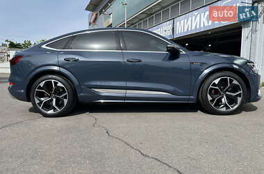 Внедорожник / Кроссовер Audi e-tron 2021 в 