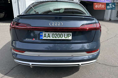 Внедорожник / Кроссовер Audi e-tron 2021 в 