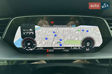 Внедорожник / Кроссовер Audi e-tron 2021 в 