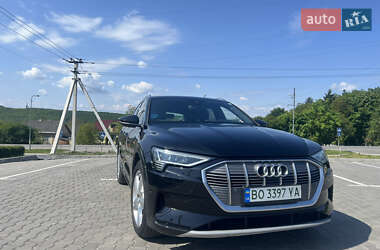 Внедорожник / Кроссовер Audi e-tron 2022 в 