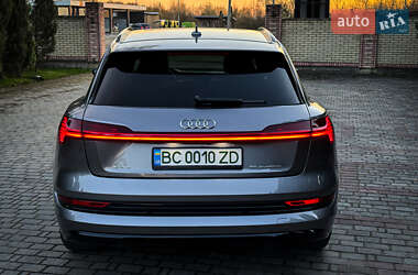 Внедорожник / Кроссовер Audi e-tron 2021 в 