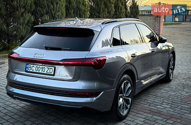 Внедорожник / Кроссовер Audi e-tron 2021 в 