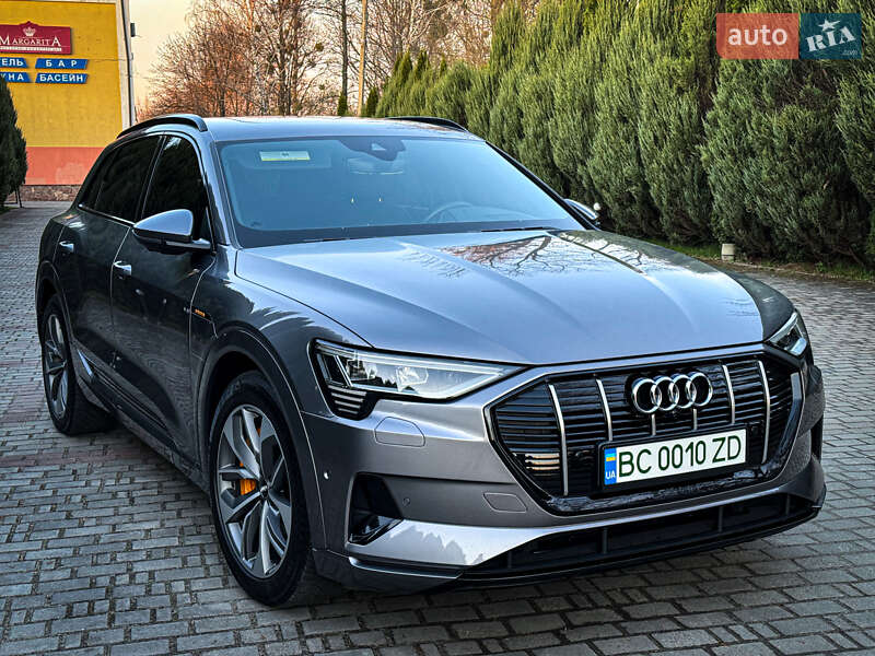 Внедорожник / Кроссовер Audi e-tron 2021 в 