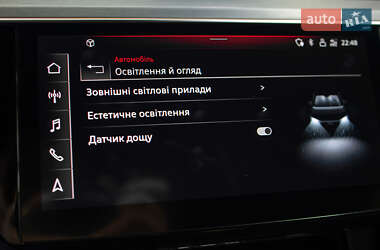 Позашляховик / Кросовер Audi e-tron 2021 в 