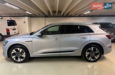 Внедорожник / Кроссовер Audi e-tron 2021 в 