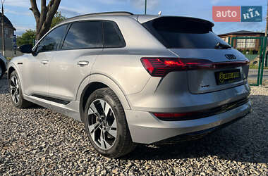 Внедорожник / Кроссовер Audi e-tron 2022 в 