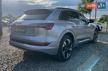 Внедорожник / Кроссовер Audi e-tron 2022 в 