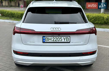 Внедорожник / Кроссовер Audi e-tron 2019 в 
