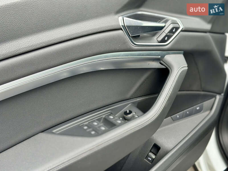 Внедорожник / Кроссовер Audi e-tron 2019 в Одессе