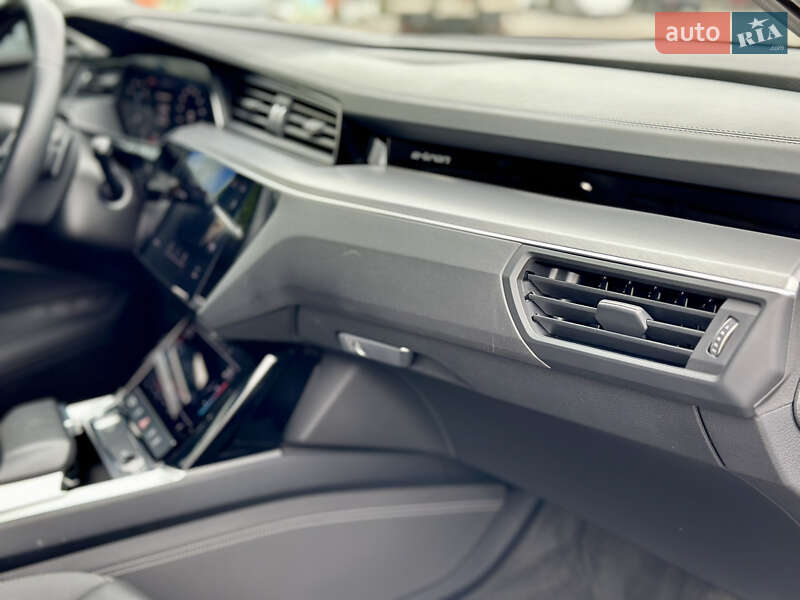 Внедорожник / Кроссовер Audi e-tron 2019 в Одессе