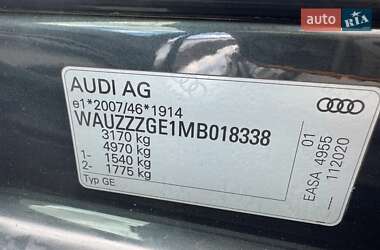 Позашляховик / Кросовер Audi e-tron 2021 в 