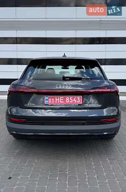 Позашляховик / Кросовер Audi e-tron 2021 в 
