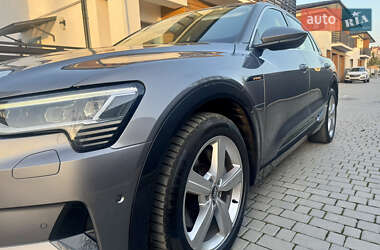 Внедорожник / Кроссовер Audi e-tron 2020 в 