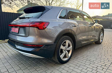 Внедорожник / Кроссовер Audi e-tron 2020 в 