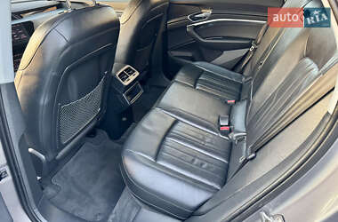 Внедорожник / Кроссовер Audi e-tron 2020 в 