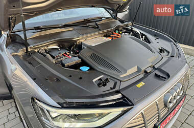 Внедорожник / Кроссовер Audi e-tron 2020 в 