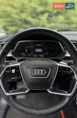 Внедорожник / Кроссовер Audi e-tron 2020 в 